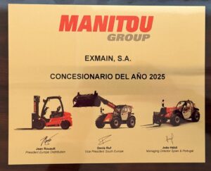 Imagen de la placa entregada a Exmain como Mejor Concesionario 2025